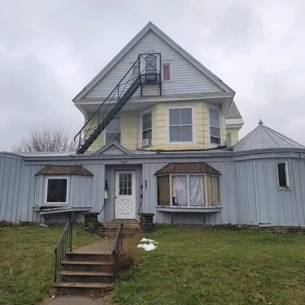 Buy this 8 bed house on 2221 Broadway in City of Schenectady, NY 12306