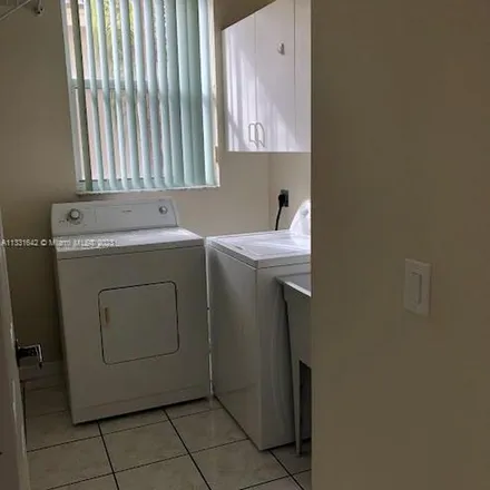 Image 2 - 691 Willow Bend Road, Weston, FL 33327, USA - Apartment for rent