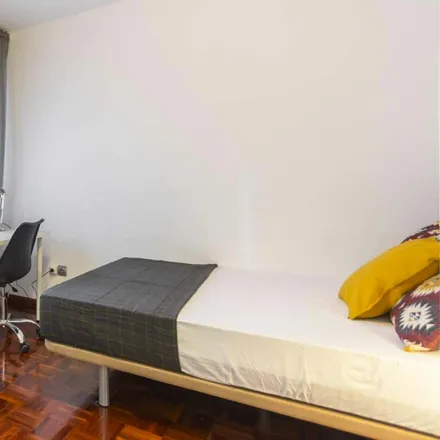 Rent this 1 bed room on Hospital Nuevo Belén in Calle de José Silva, 28016 Madrid