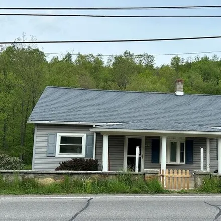 Buy this 3 bed house on 1006 Beaver Run Avenue in Allendale, Summerhill Township