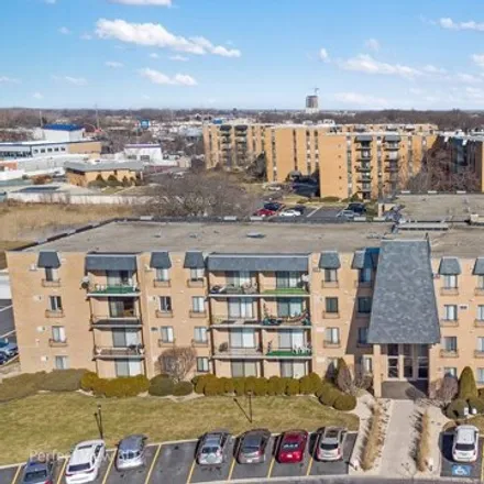 Buy this 3 bed condo on 987 West Sunset Drive in Glenwood, Thornton Township