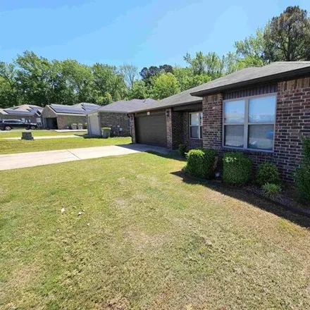 Rent this 4 bed house on 2104 Fern Valley Drive in Alexander, Saline County