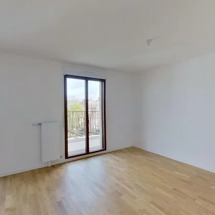 Rent this 5 bed apartment on 75 Rue Hoche in 92240 Malakoff, France