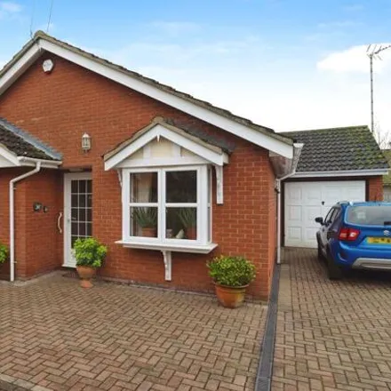 Buy this 3 bed house on Rocheway in Sutton, SS4 1DQ