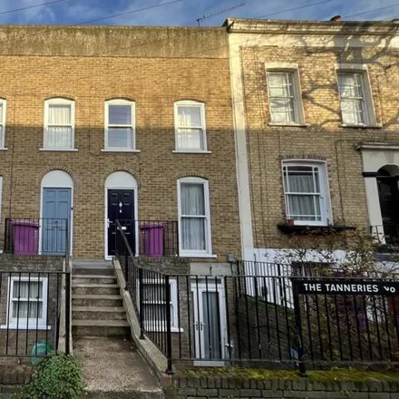 Buy this 3 bed townhouse on The Tanneries in Cephas Avenue, London