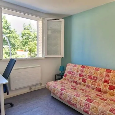Rent this 3 bed apartment on 26 Place de la Liberté in 38400 Saint-Martin-d'Hères, France