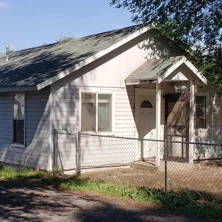 Buy this 2 bed house on 1614 Hope Street in Altamont, OR 97603