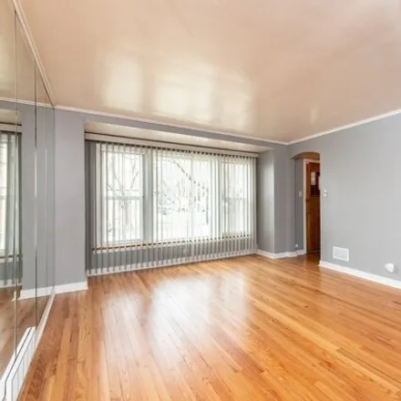 Image 3 - 331 East 82nd Street, Chicago, IL 60617, USA - House for sale