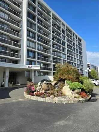 Rent this 1 bed condo on 300 High Point Dr Apt 309 in Hartsdale, New York