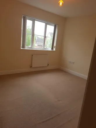 Image 5 - Chester Close, Grays, RM16 6ET, United Kingdom - House for rent