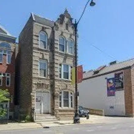 Rent this 3 bed condo on 1653 N Halsted St Apt 1r in Chicago, Illinois
