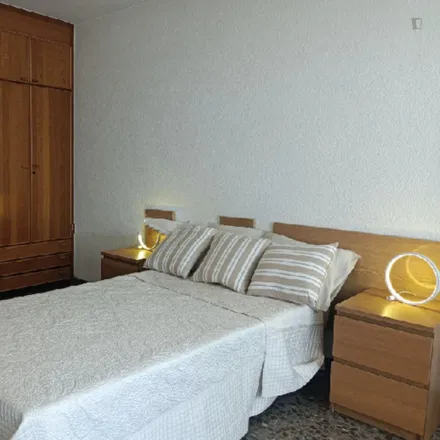 Rent this 4 bed room on Ferreteria La Salut in Passeig de la Salut, 105