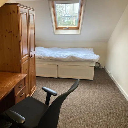 Rent this 1 bed room on Lancaster Wine Company in 138;140 Greaves Road, Lancaster