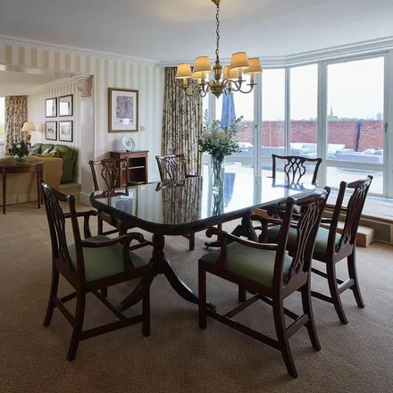 Rent this 3 bed apartment on Cheval Thorney Court in Palace Gate, London