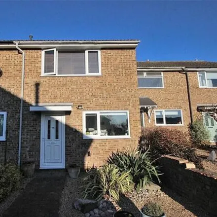 Buy this 3 bed townhouse on Mowbray Close in Bromham, MK43 8LF