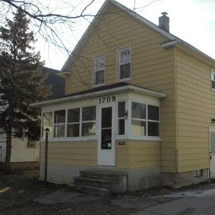 Rent this 3 bed house on Clay Street in Kekionga, Fort Wayne