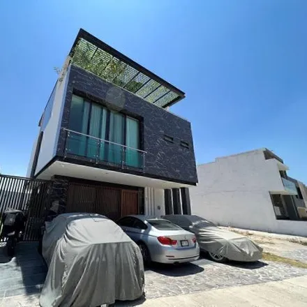 Buy this 3 bed house on Calle Vaneto in Marcelino García Barragán, 45134 Nuevo México