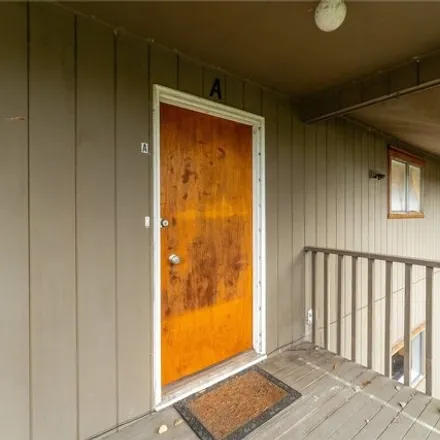 Image 8 - 4051 Letitia Avenue South, Seattle, WA 98118, USA - House for sale