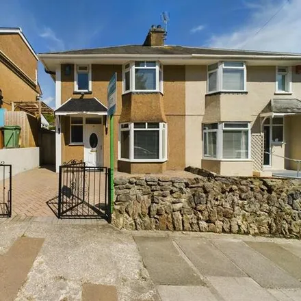 Rent this 3 bed duplex on Chapel Way in Plymouth, PL3 5EF
