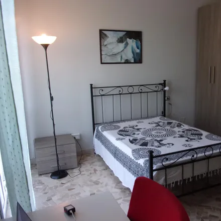 Image 1 - Stella Marina, Viale Famagosta, 31, 20142 Milan MI, Italy - Room for rent