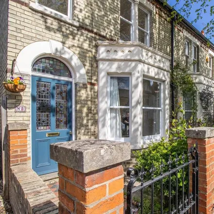 Rent this 3 bed house on 51 St Andrew's Road in Cambridge, CB4 1DH