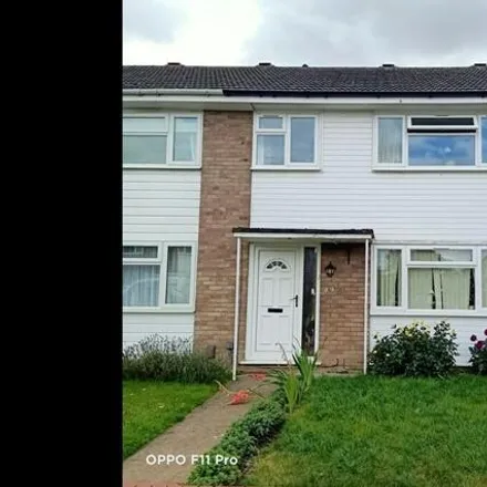 Rent this 3 bed townhouse on Edinburgh Avenue in Sawston, CB22 3DR