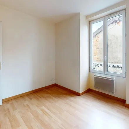 Rent this 2 bed apartment on 91 Rue de Paris in 91120 Palaiseau, France