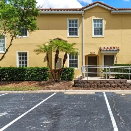 Buy this 3 bed condo on 7586 Bliss Way in Osceola County, FL 34747