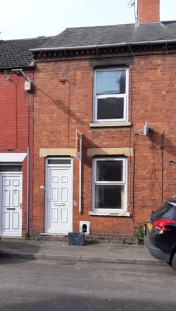 Rent this 3 bed townhouse on Sidney Street in Grantham, NG31 8BL