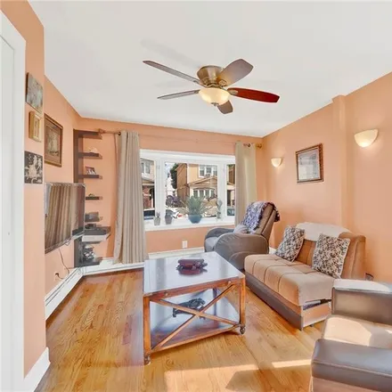 Image 4 - 94-70 134th Avenue, New York, NY 11417, USA - Townhouse for sale