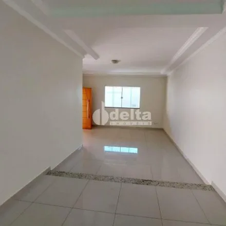 Rent this 3 bed house on Rua Olga Melo Silva in Jardim Patrícia, Uberlândia - MG