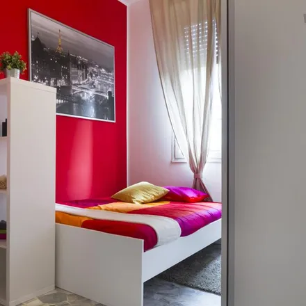 Image 2 - Via Salvatore Barzilai 11, 20146 Milan MI, Italy - Room for rent