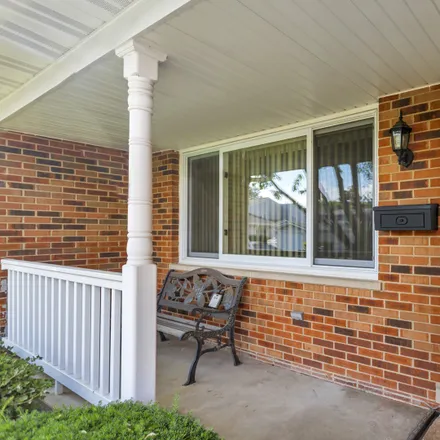 Image 4 - 128 Queens Court, Schaumburg, IL 60193, USA - Townhouse for sale