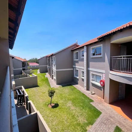 Image 3 - Plettenberg Road, Crystal Park, Gauteng, 1509, South Africa - Apartment for rent