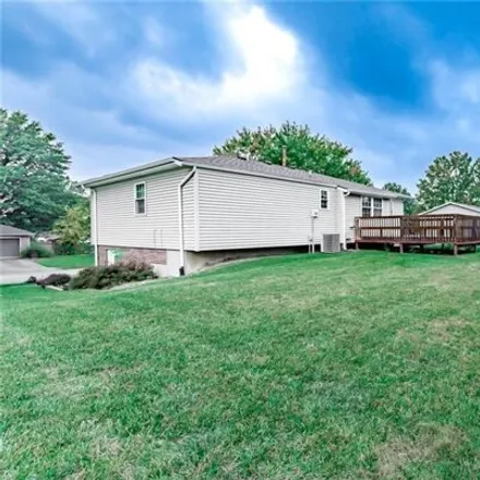 Image 4 - 4650 Meadows Drive, Jeffersonville, IN 47130, USA - House for sale