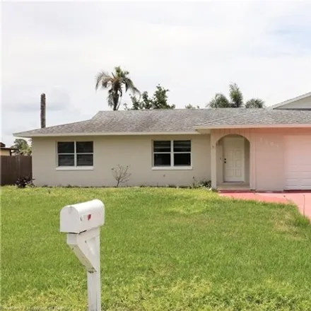 Rent this 3 bed house on 2803 Pompano Dr in Sebring, Florida