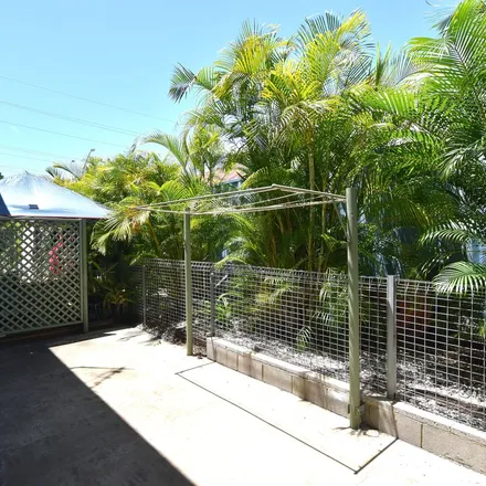 Rent this 2 bed townhouse on French Street in South Gladstone QLD 4680, Australia