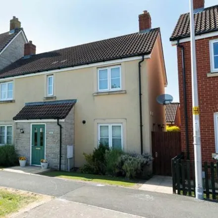 Buy this 4 bed house on unnamed road in West Wick, BS24 7GE