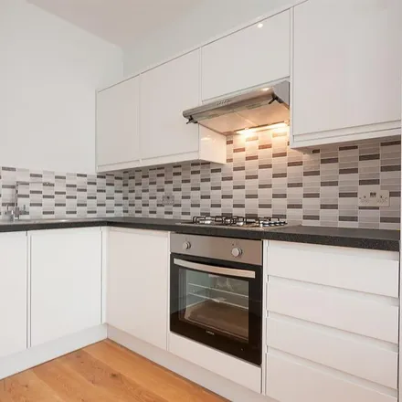 Image 2 - 63 Kings Road, Willesden Green, London, NW10 2BN, United Kingdom - Duplex for rent