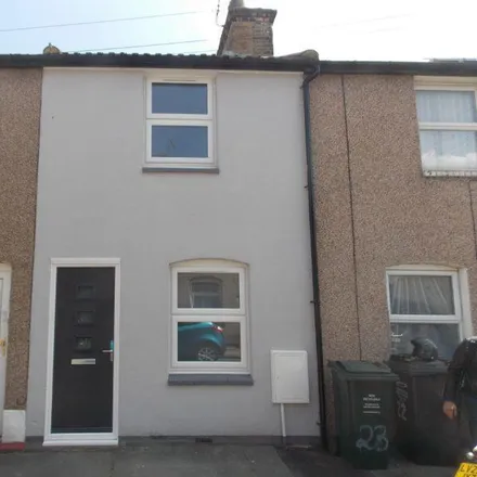 Rent this 2 bed townhouse on Sun Road in Swanscombe, DA10 0BJ