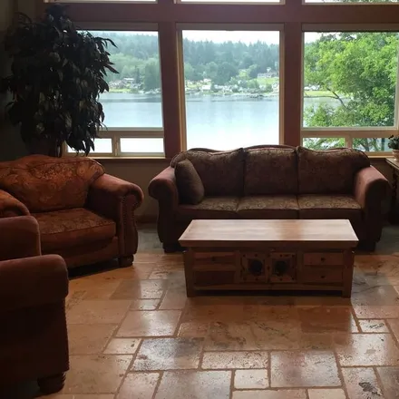 Rent this 4 bed house on Mount Vernon in WA, 98273