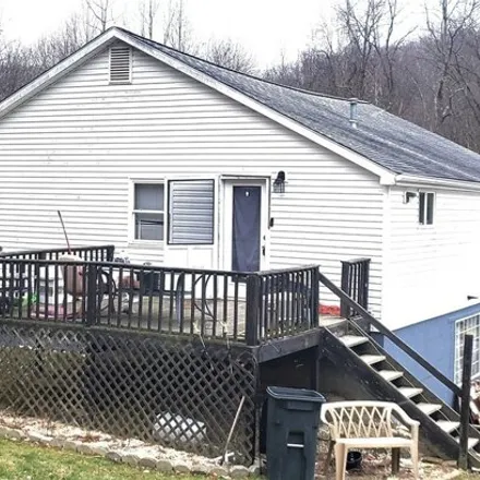 Buy this 3 bed house on 694 Marshall Turrin Drive Southeast in Roswell, Tuscarawas County