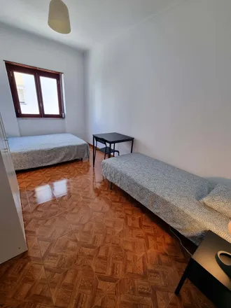 Rent this 4 bed room on Rua da Parada in 2735-141 Sintra, Portugal