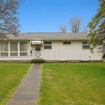 Buy this 3 bed house on 171 North Cherry Street in Mount Pleasant, IA 52641