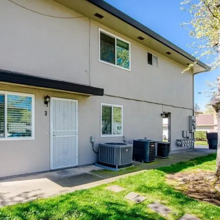 Image 3 - 207 Breuner Drive, Roseville, CA 95678, USA - Condo for sale