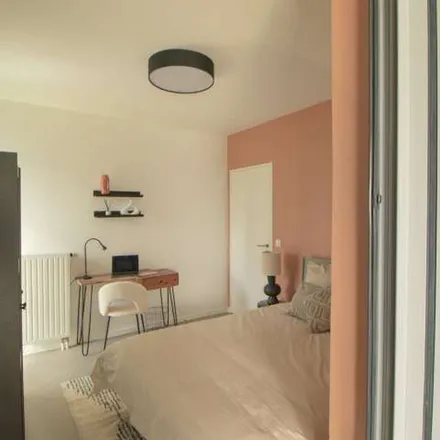 Rent this 4 bed apartment on Entrepôt Macdonald in Rue Cesária Évora, 75019 Paris