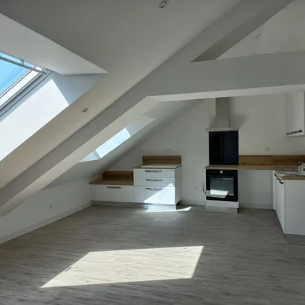 Rent this 2 bed apartment on 6 Impasse de l’Academie in 03200 Le Vernet, France