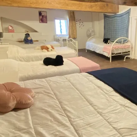 Rent this 4 bed house on 11540 Roquefort-des-Corbières