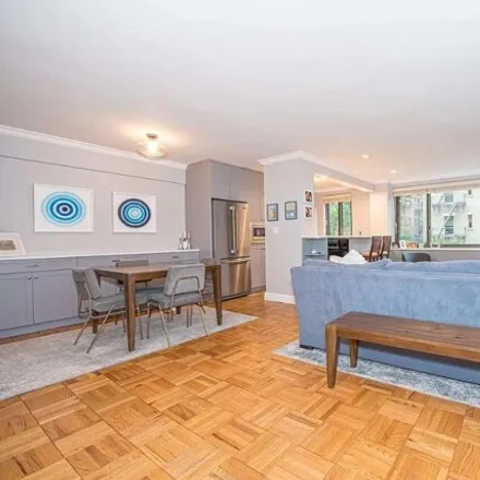 Image 1 - 402 East 64th Street, New York, NY 10065, USA - Condo for sale