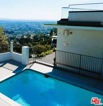Image 3 - 1809 Blue Heights Drive, Los Angeles, CA 90069, USA - House for sale